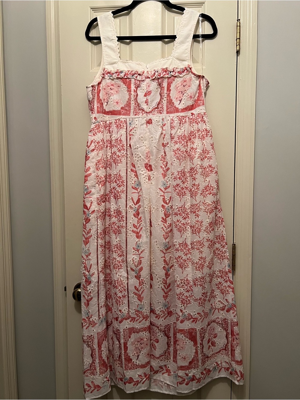 Entro Women’s White and Coral Floral Summer DressSize L